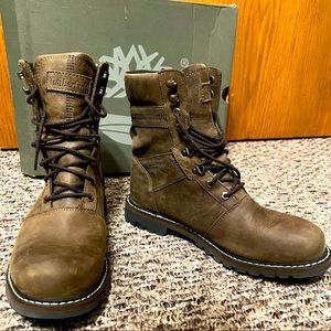 Mens timberland boots brand new. Never worn size 8’s when brought were to big.
